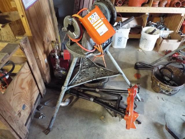 Ridgid Pipe Threader w/Tri-Stand