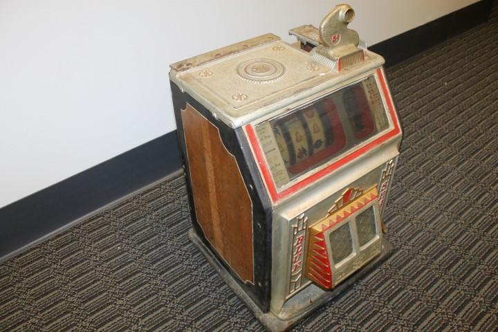 1930 B.S. Walton 5-Cent 3-Reel Slot Machine