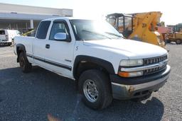 1999 Chevrolet Silverado 2500 Extended Cab 4X4 Pick Up Truck