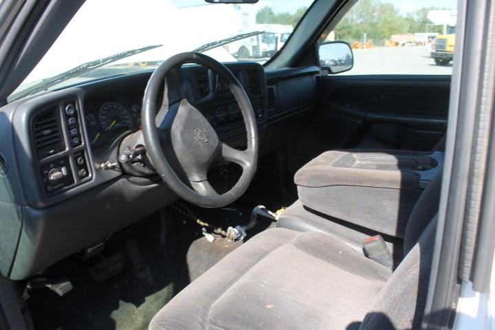 1999 Chevrolet Silverado 2500 Extended Cab 4X4 Pick Up Truck