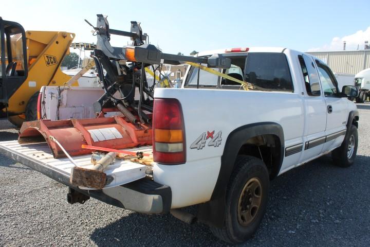 1999 Chevrolet Silverado 2500 Extended Cab 4X4 Pick Up Truck