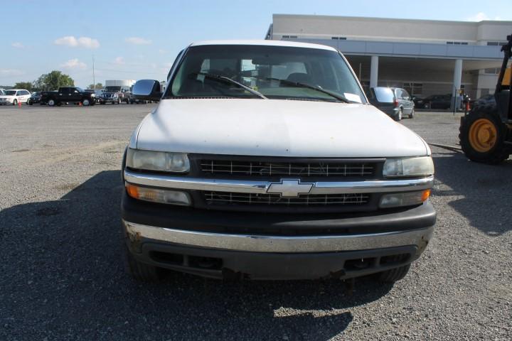 1999 Chevrolet Silverado 2500 Extended Cab 4X4 Pick Up Truck