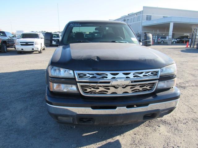 2006 Chevrolet Silverado Z71 LS 1500 4x4 Ext. Cab Pickup Truck