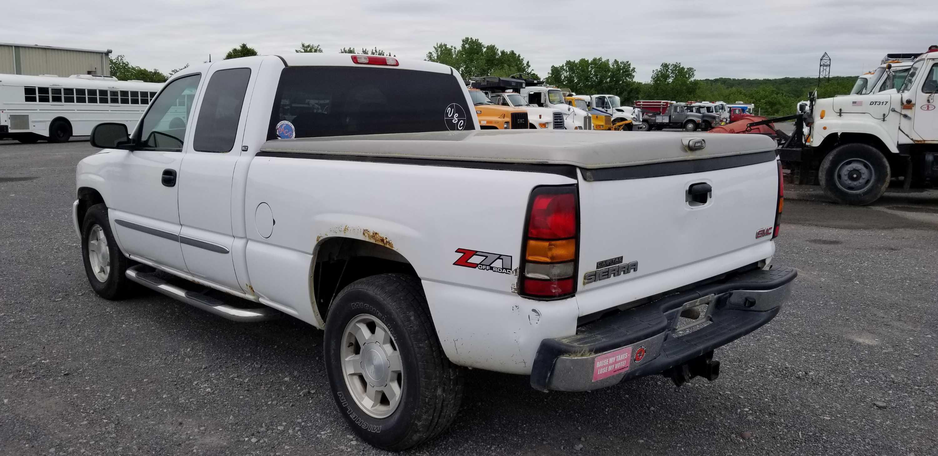 2005 GMC Sierra Extended Cab Pick Up Truck