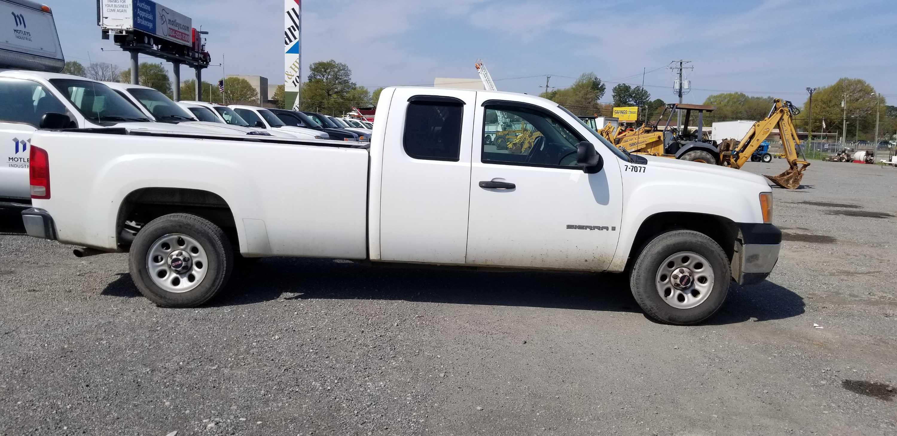 2007 GMC Sierra Extended Cab Pickup Truck (Unit #7-7077)