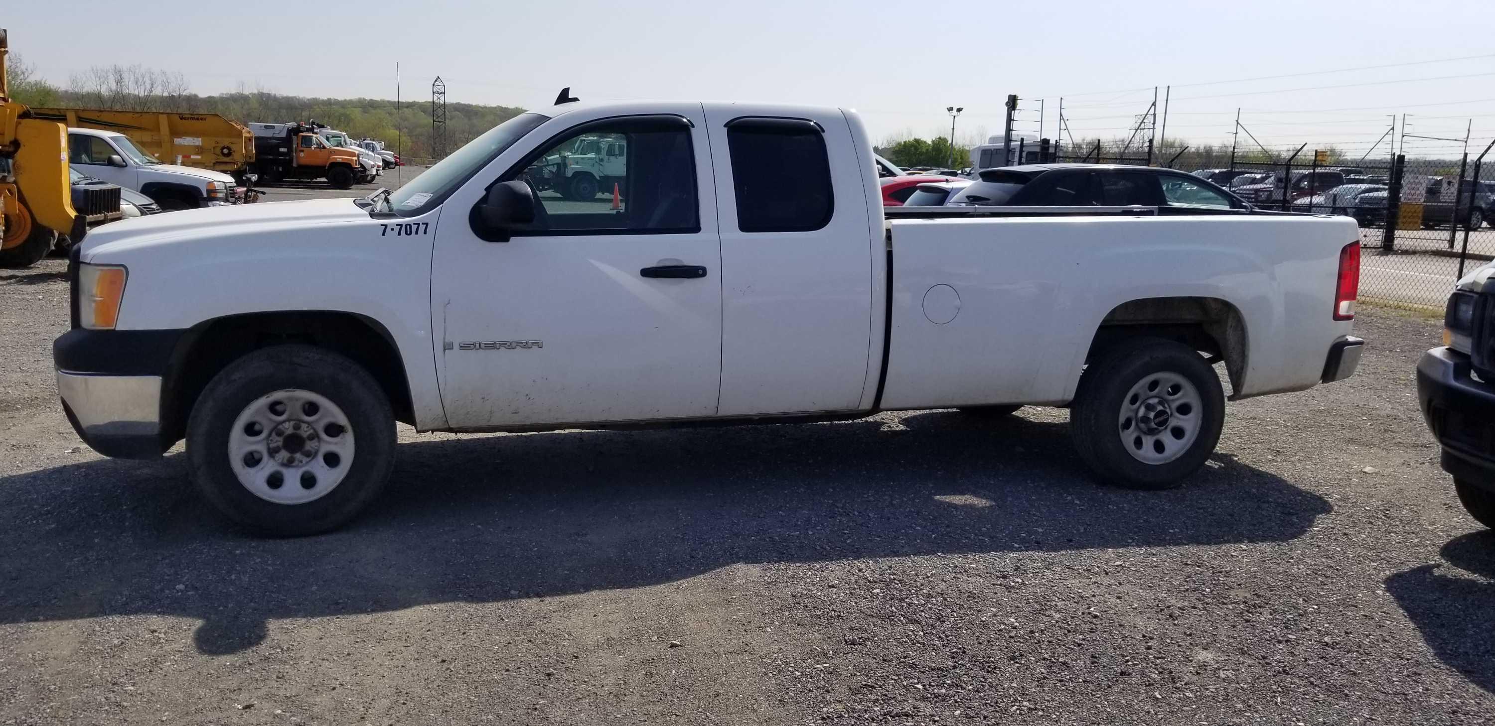 2007 GMC Sierra Extended Cab Pickup Truck (Unit #7-7077)