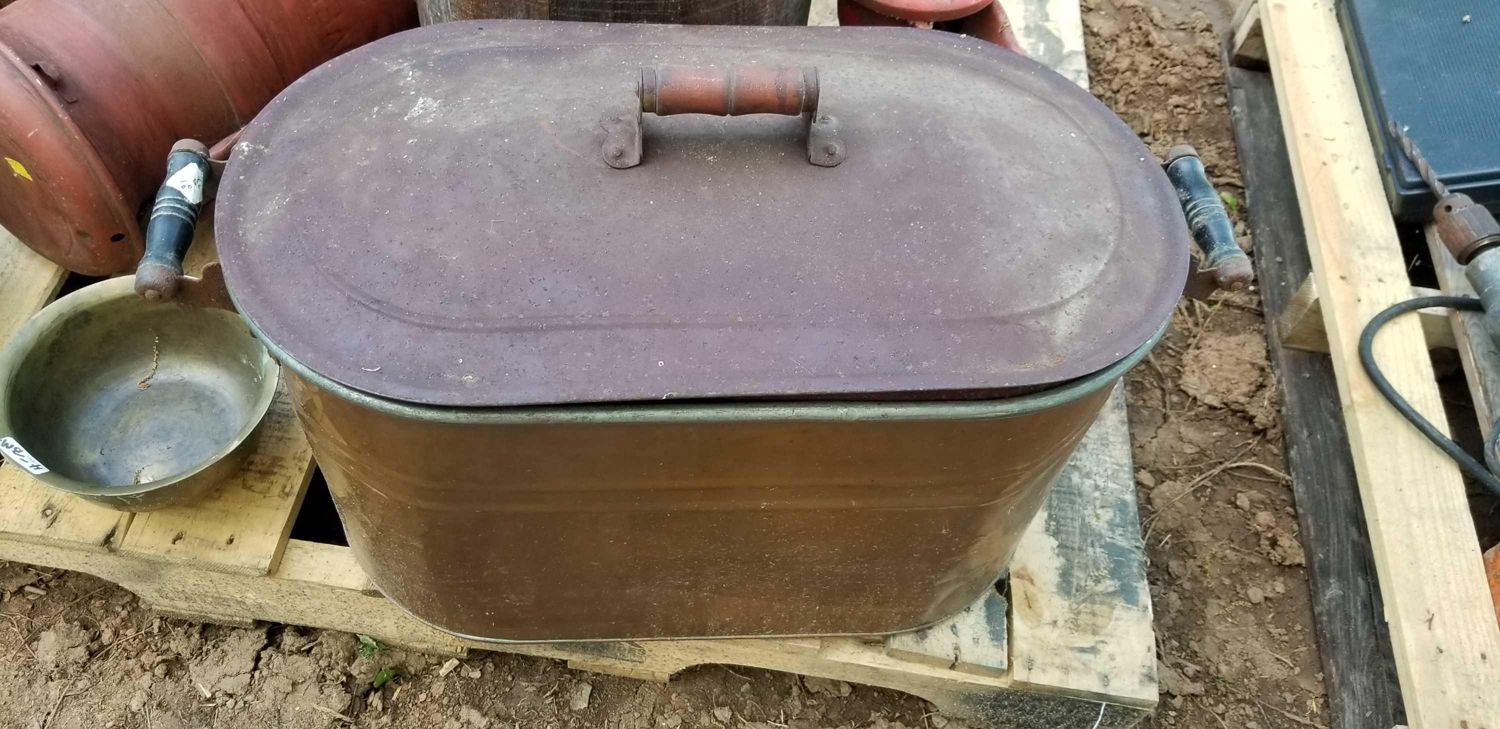 10 PCS: Containers, Bowls; Water Pump; Barrels; Pony Express Spittoon