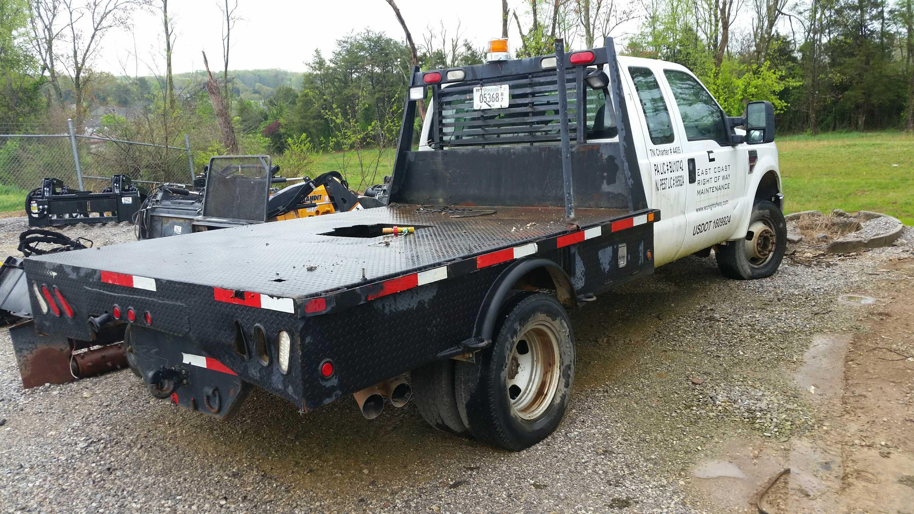 2008 Ford E-350 Ext. Cab 4x4 Flat Bed Truck (Unit #T33) (INOPERABLE)