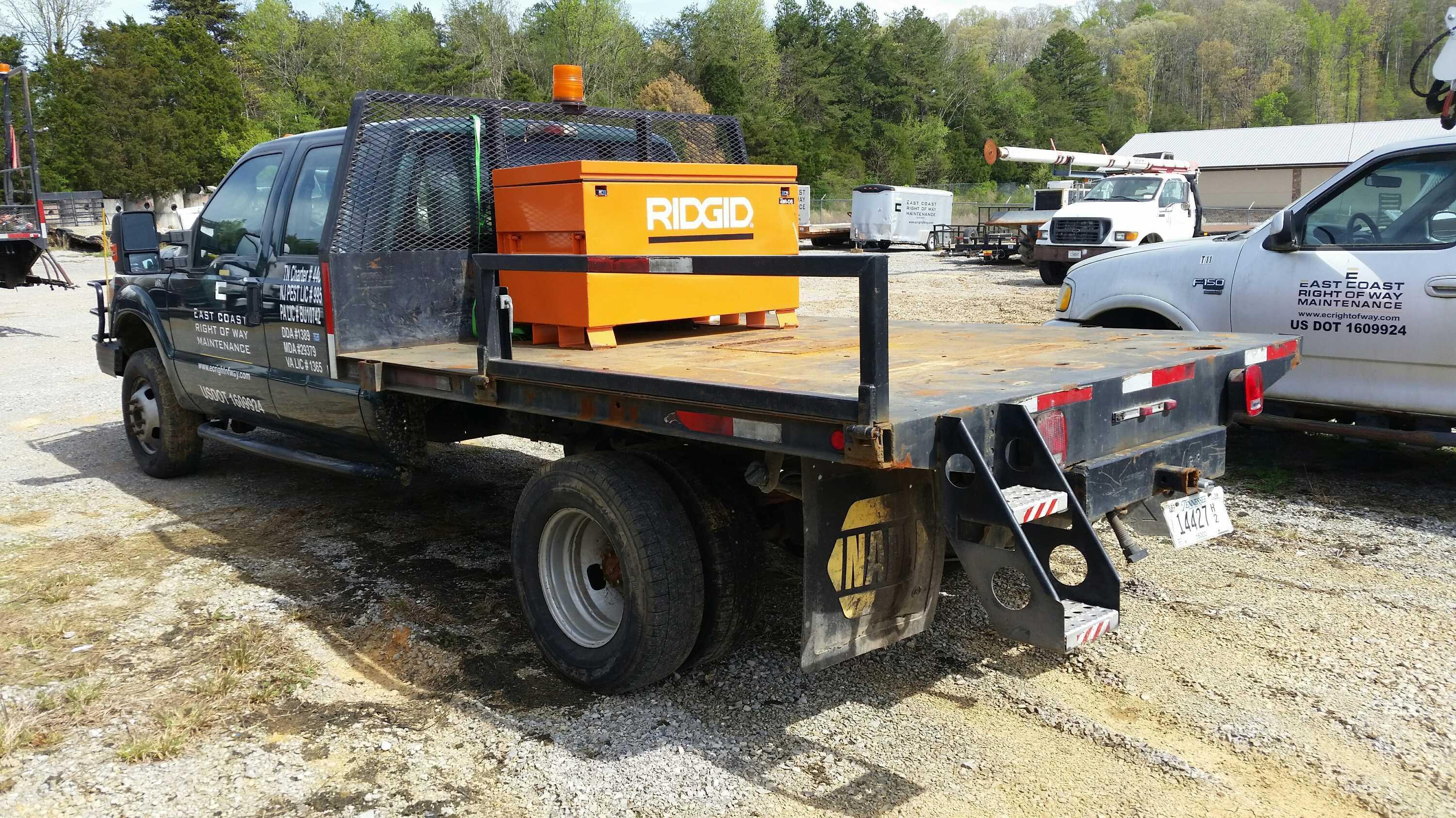 2011 Ford F350XL 4x4 Crew Cab Flat Bed Truck (Unit #T35R)