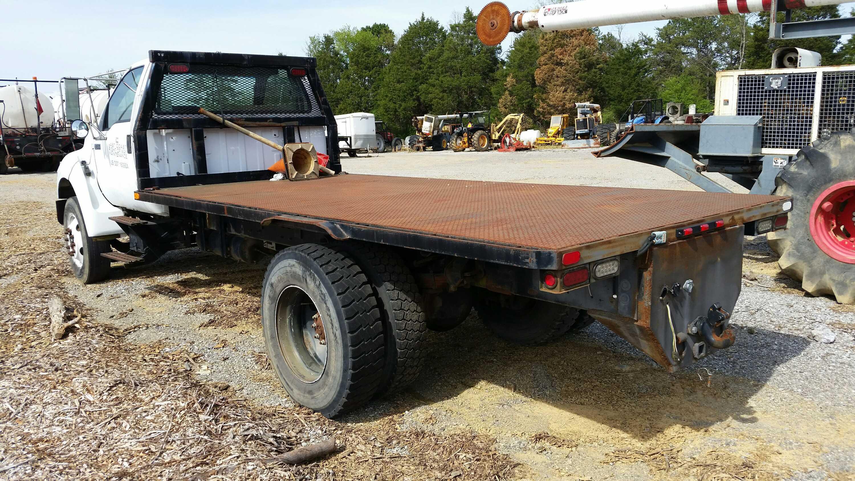 2000 Ford F-750 S/A Flatbed Truck (Unit #BT3)