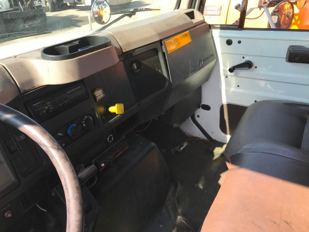 1999 International 4700 S/A Crew Cab Utility Truck