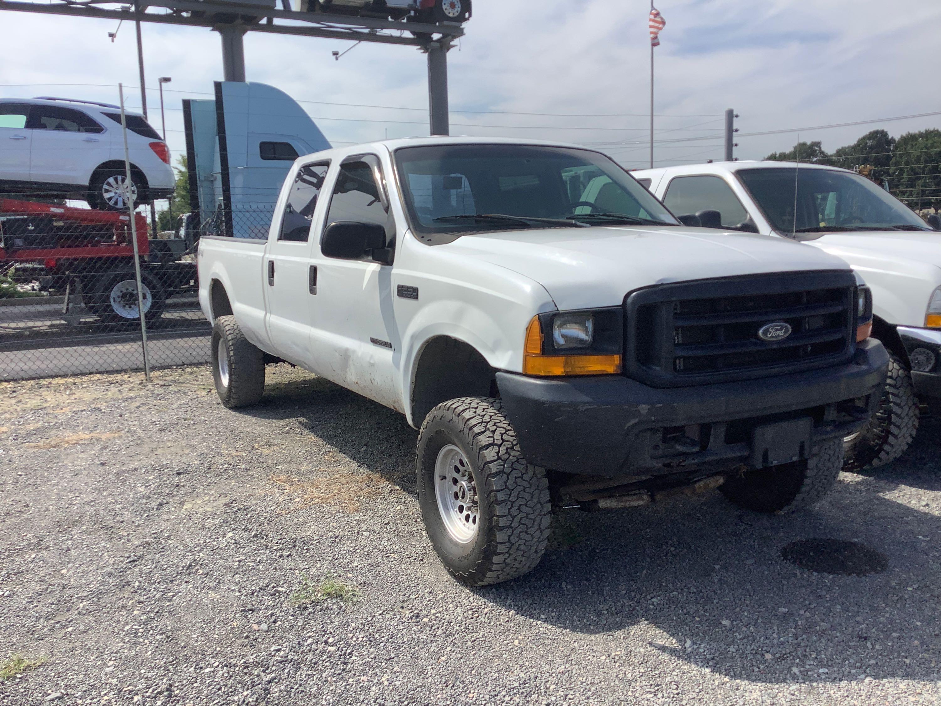 2000 Ford F-250 XL Crew Cab Pick Up Truck