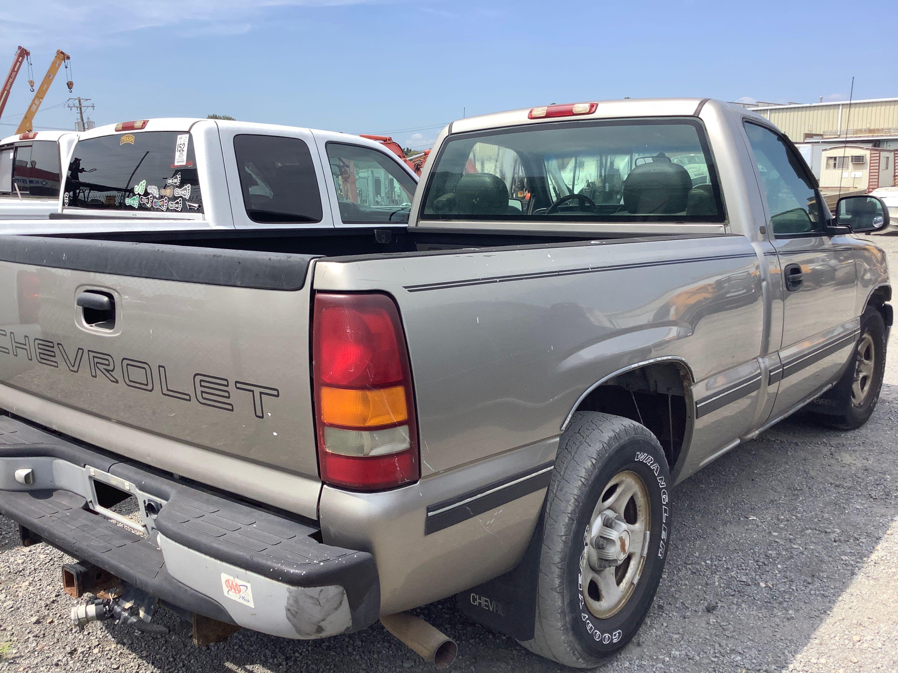 2000 Chevrolet 1500 Reg. Cab Pickup Truck