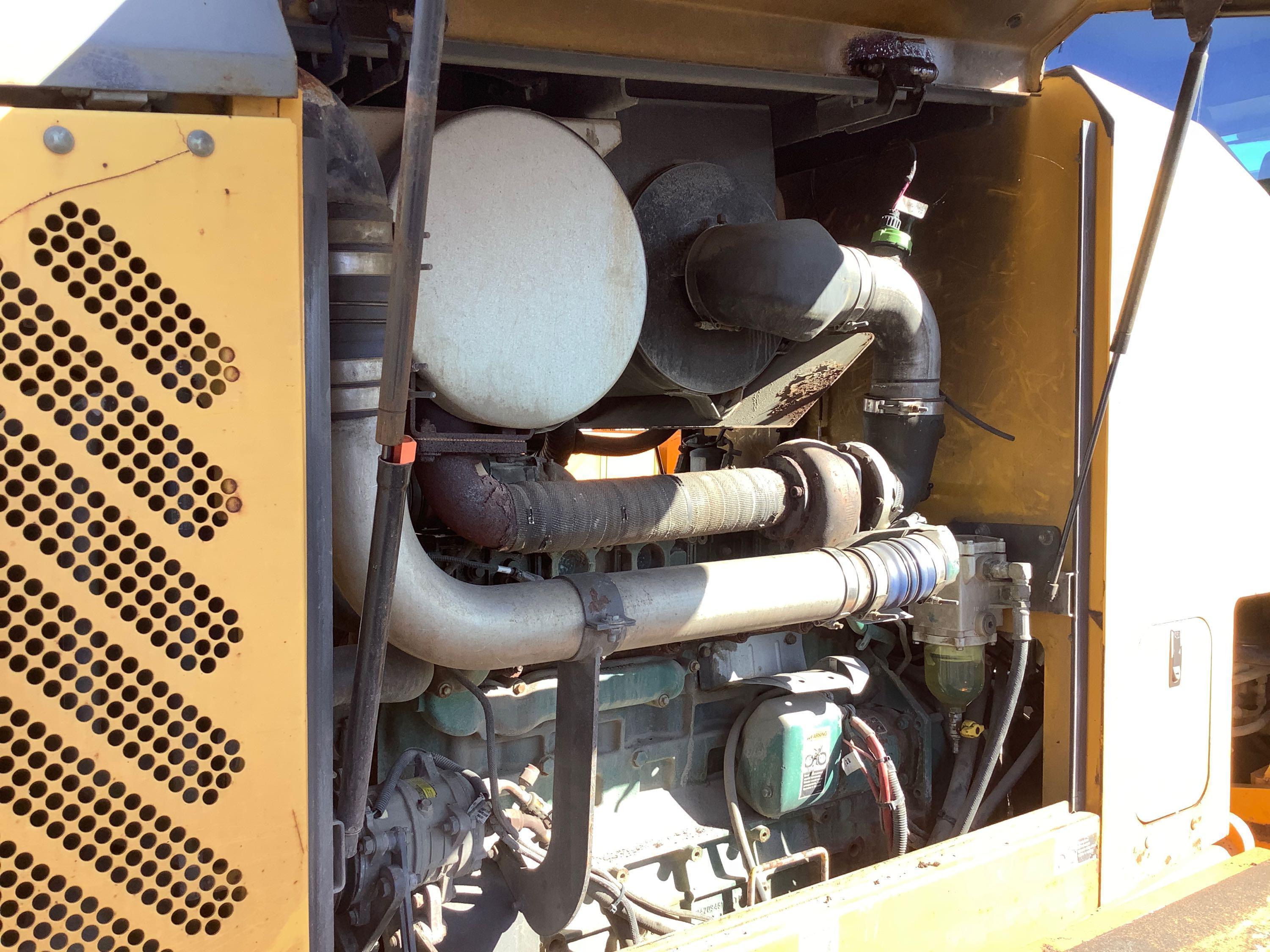 VOLVO G720B MOTOR GRADER (VDOT UNIT R0593)(INOPERABLE)