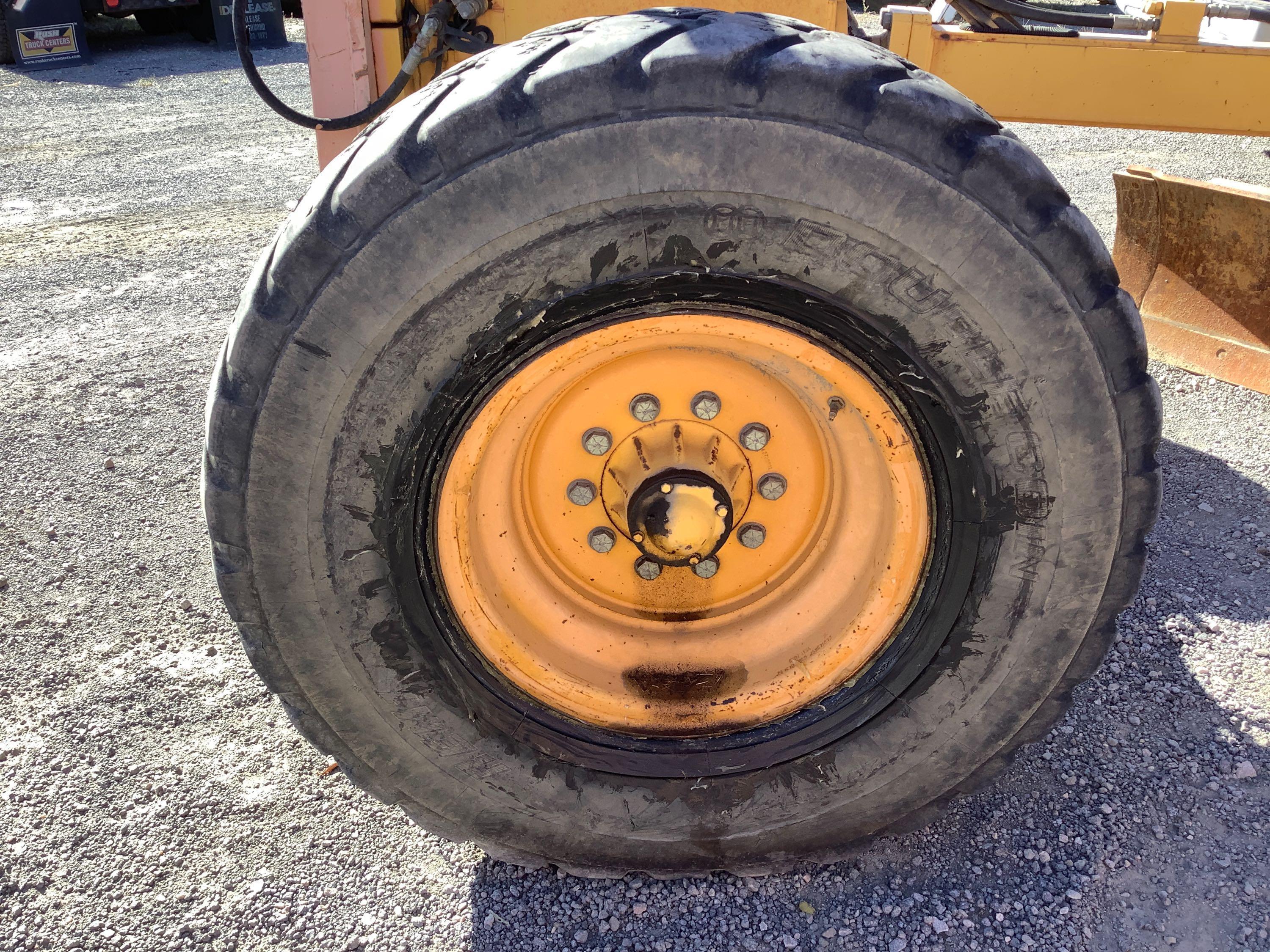 VOLVO G720B MOTOR GRADER (VDOT UNIT R0593)(INOPERABLE)