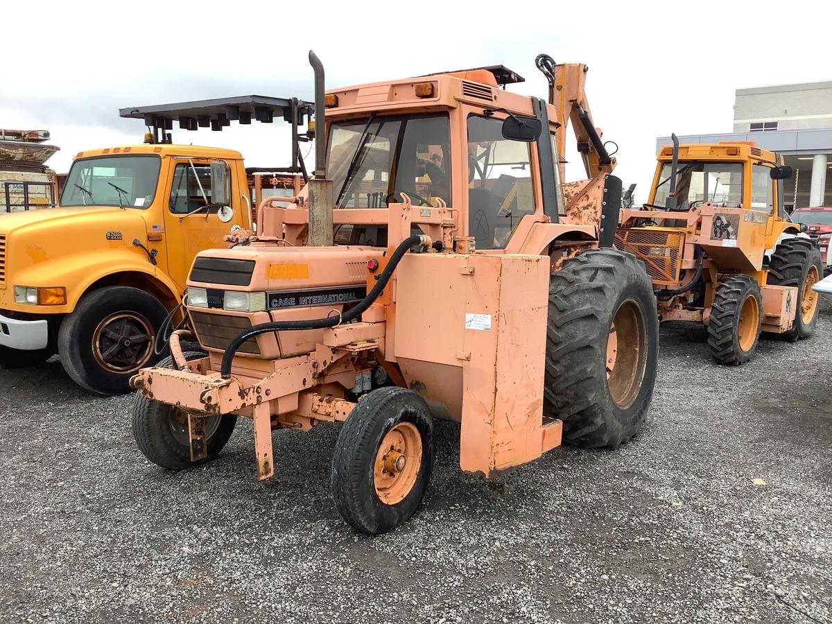 CASE INTERNATIONAL 895XL TRACTOR (VDOT UNIT R69872)