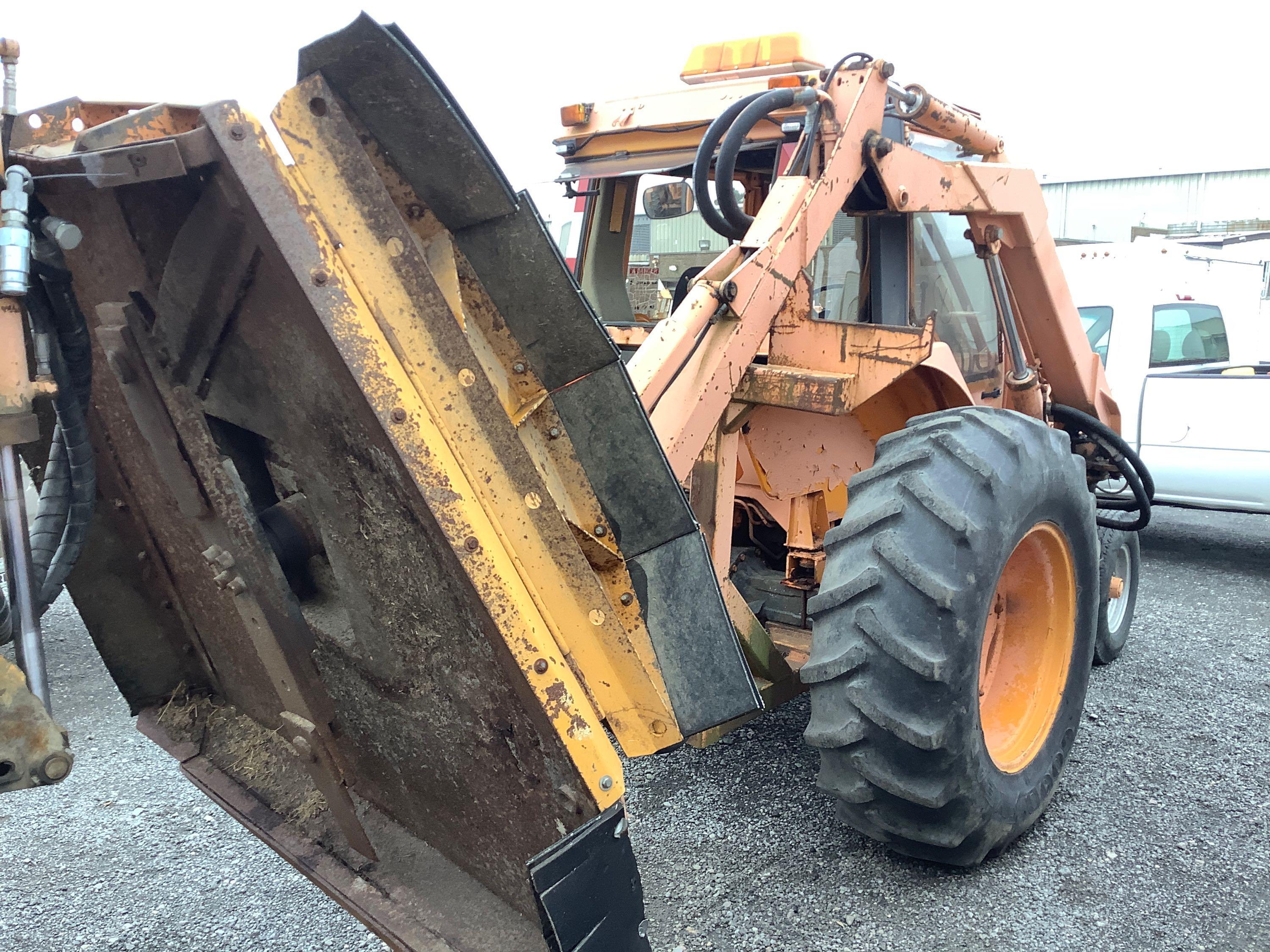 CASE INTERNATIONAL 895XL TRACTOR (VDOT UNIT R69872)