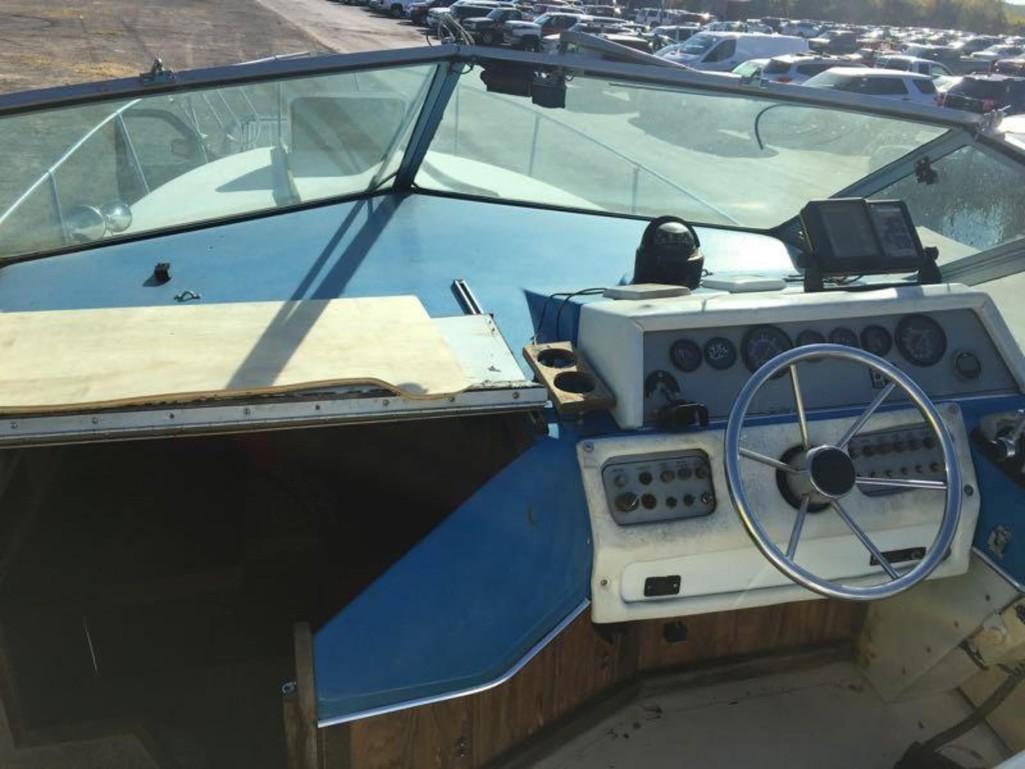 1985 SEARAY CABIN CRUISER BOAT WITH TRAILER