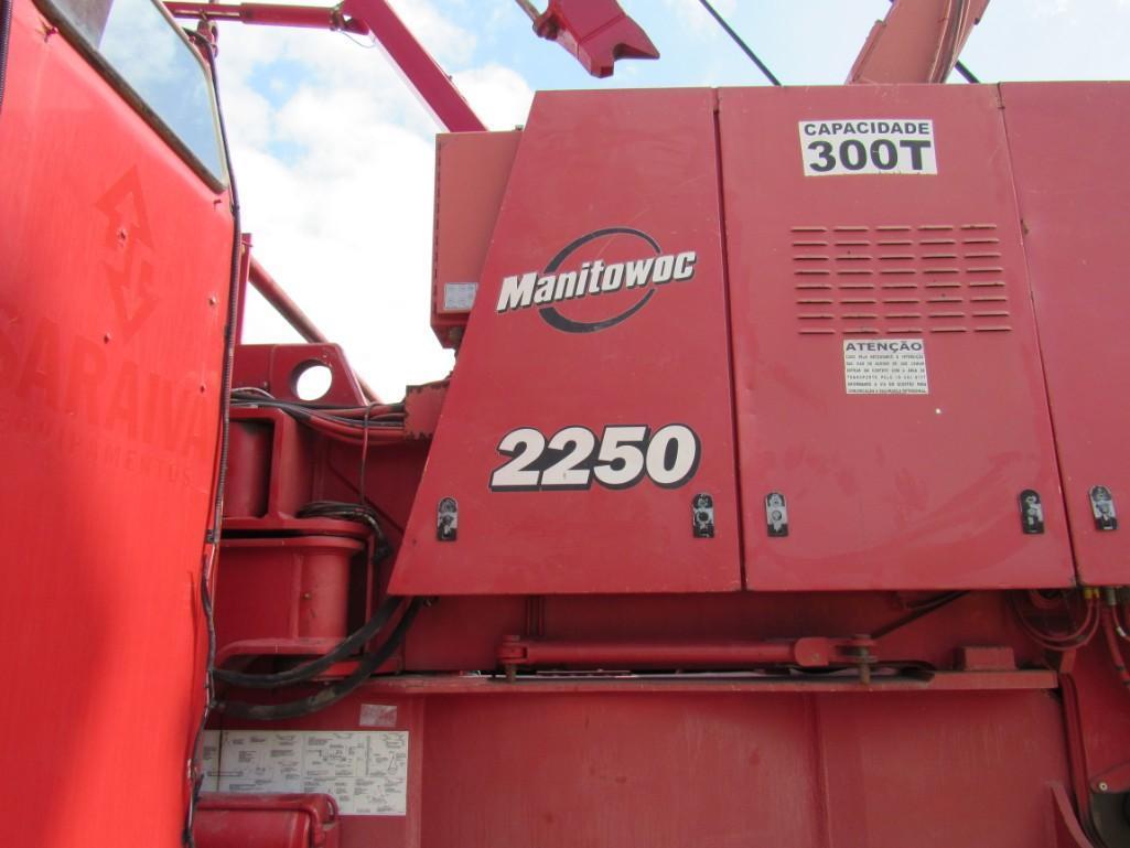 2009 Manitowoc 2250 Series I, II, III, 300 Ton Lattice-Boom Crawler Crane