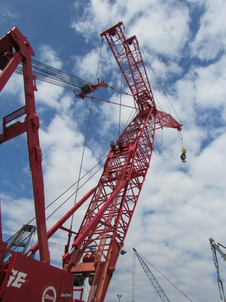 2009 Manitowoc 2250 Series I, II, III, 300 Ton Lattice-Boom Crawler Crane