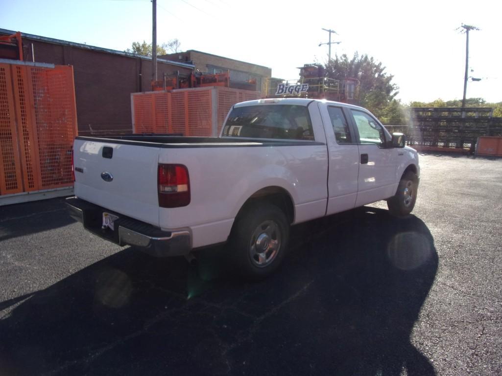 2007 Ford F150 XL Ext. Cab Pickup Truck