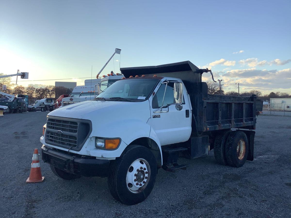 2000 FORD F750 DUMP TRUCK