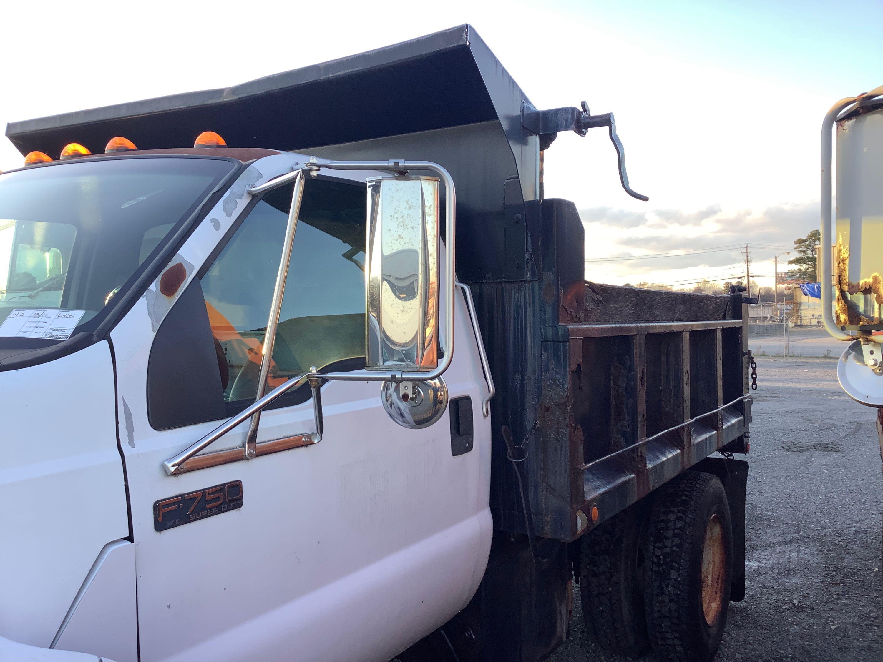 2000 FORD F750 DUMP TRUCK