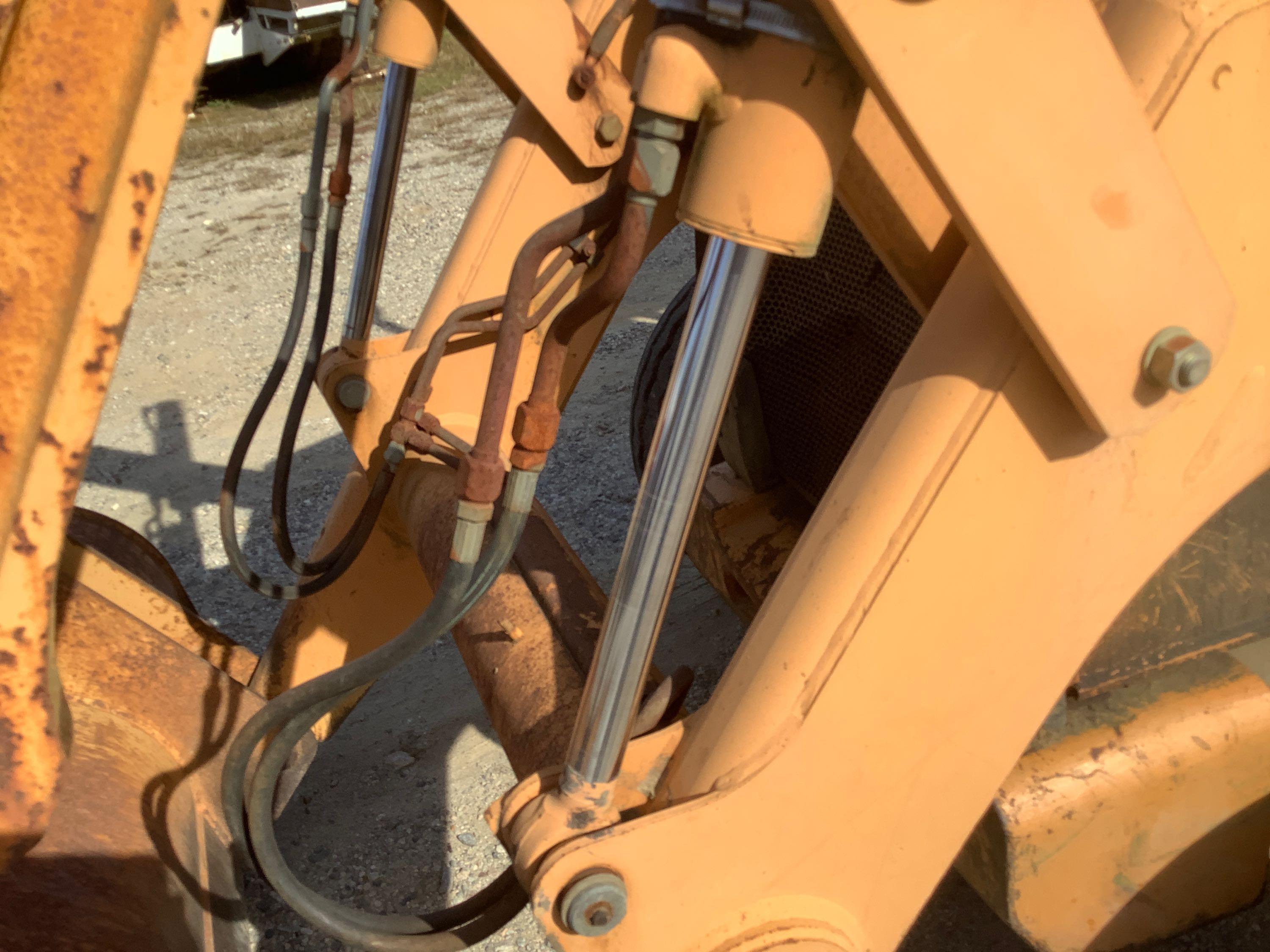 Case 2WD 580L Loader Backhoe