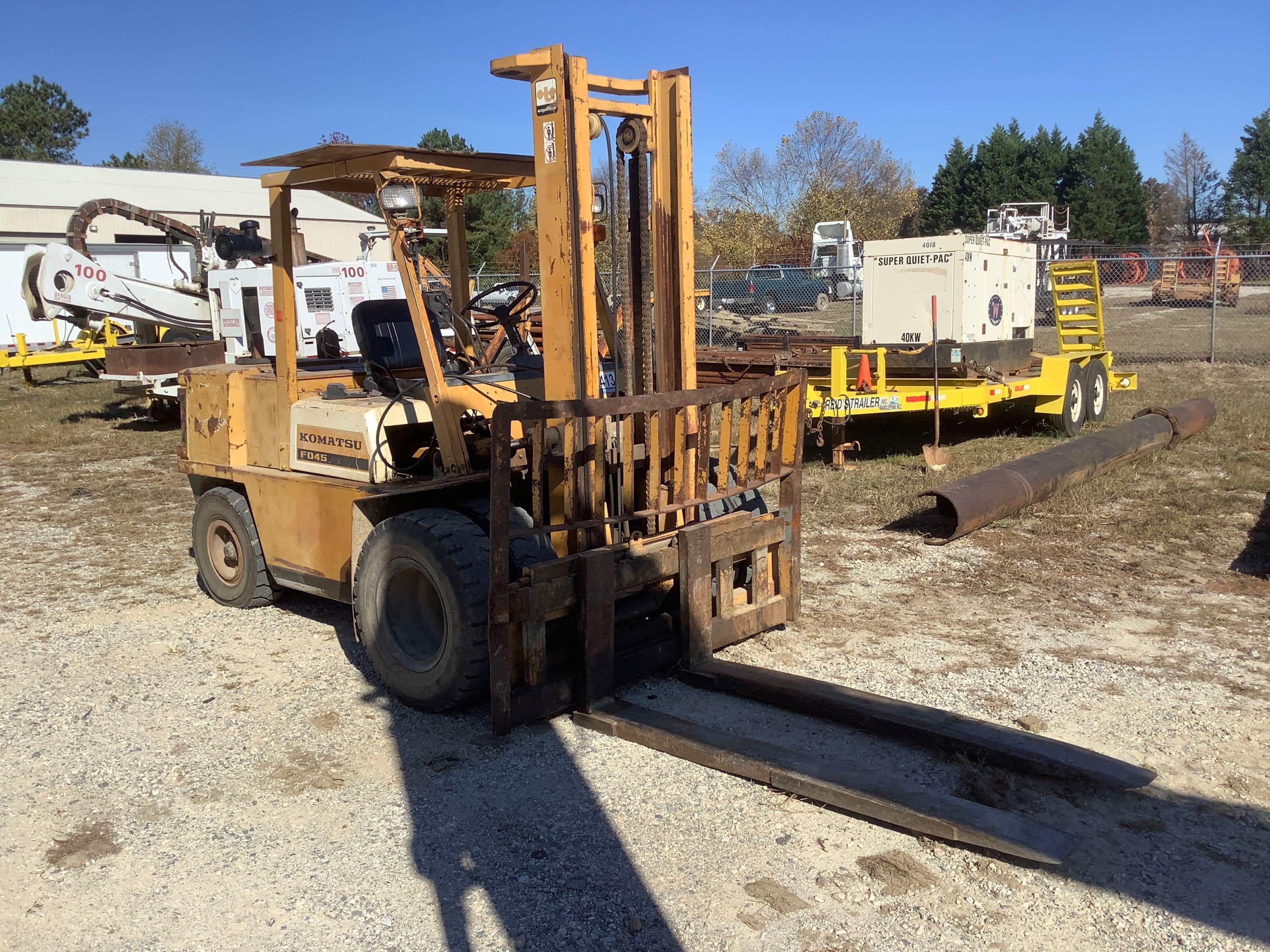 Komatsu FD45T-4 Rough Terrain Fork Lift