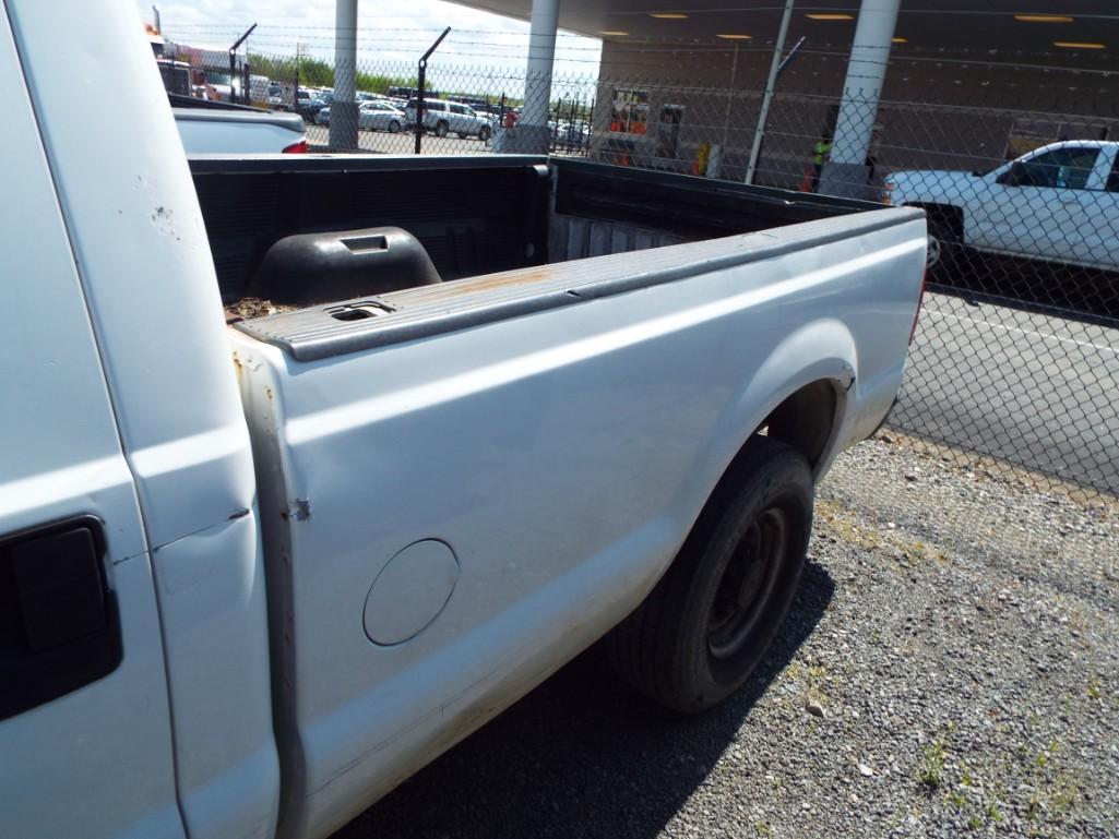 2001 FORD F350 CREW CAB PICKUP TRUCK (CITY OF RICHMOND UNIT 0201)