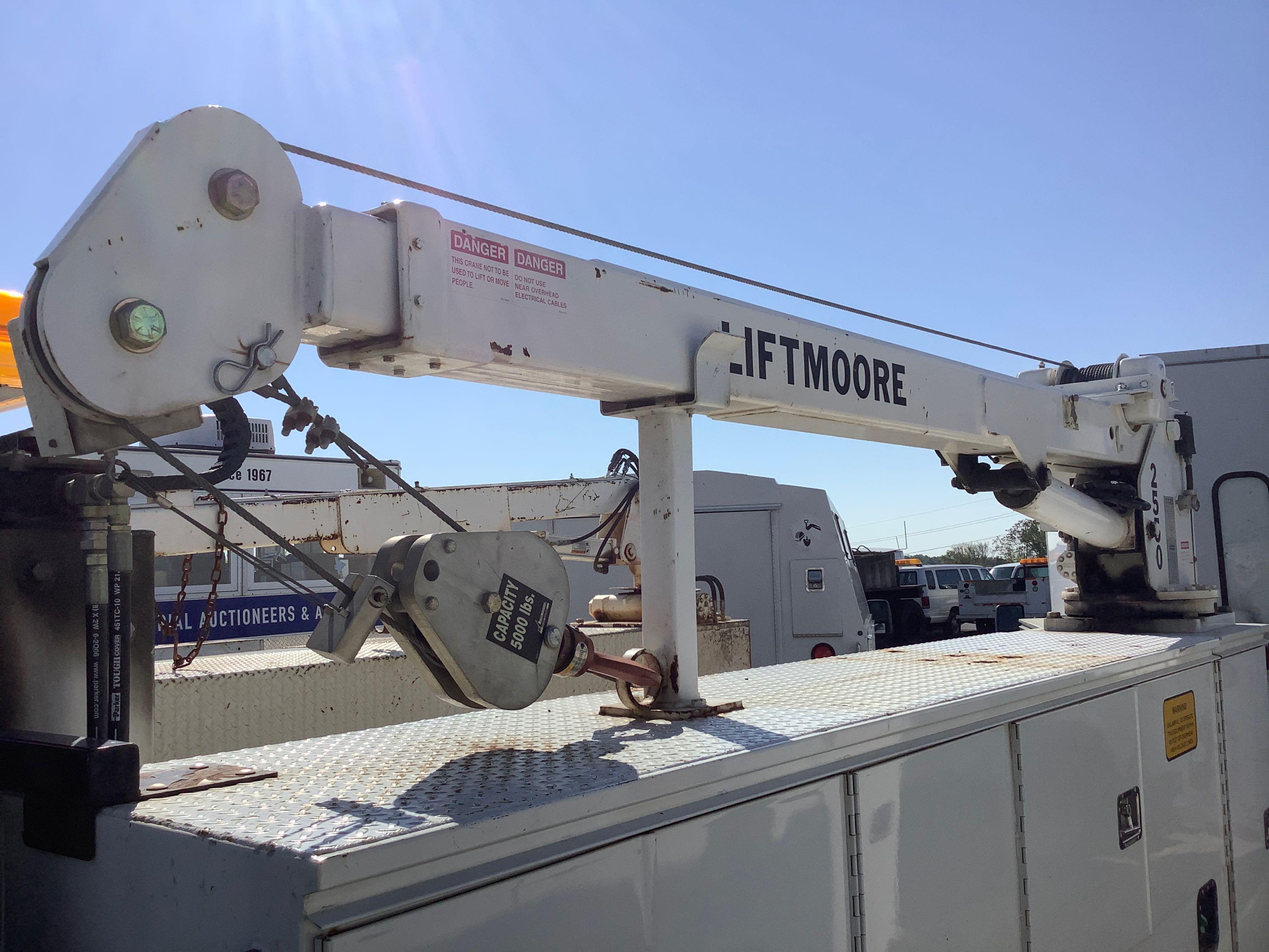 2008 FORD F550 UTILITY TRUCK w/CRANE (VDOT UNIT #R08980)