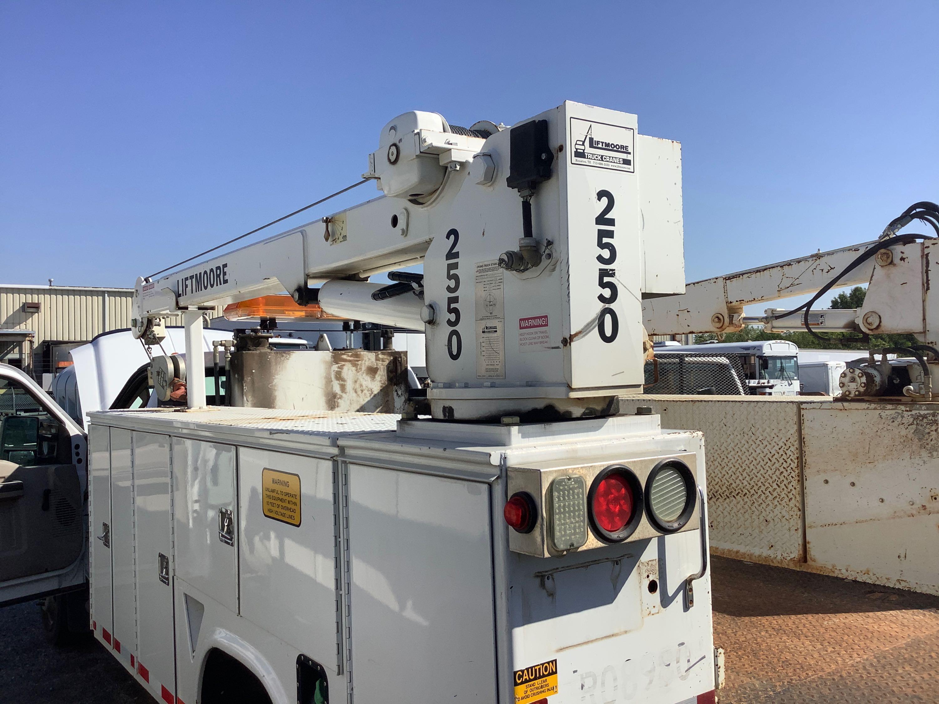 2008 FORD F550 UTILITY TRUCK w/CRANE (VDOT UNIT #R08980)