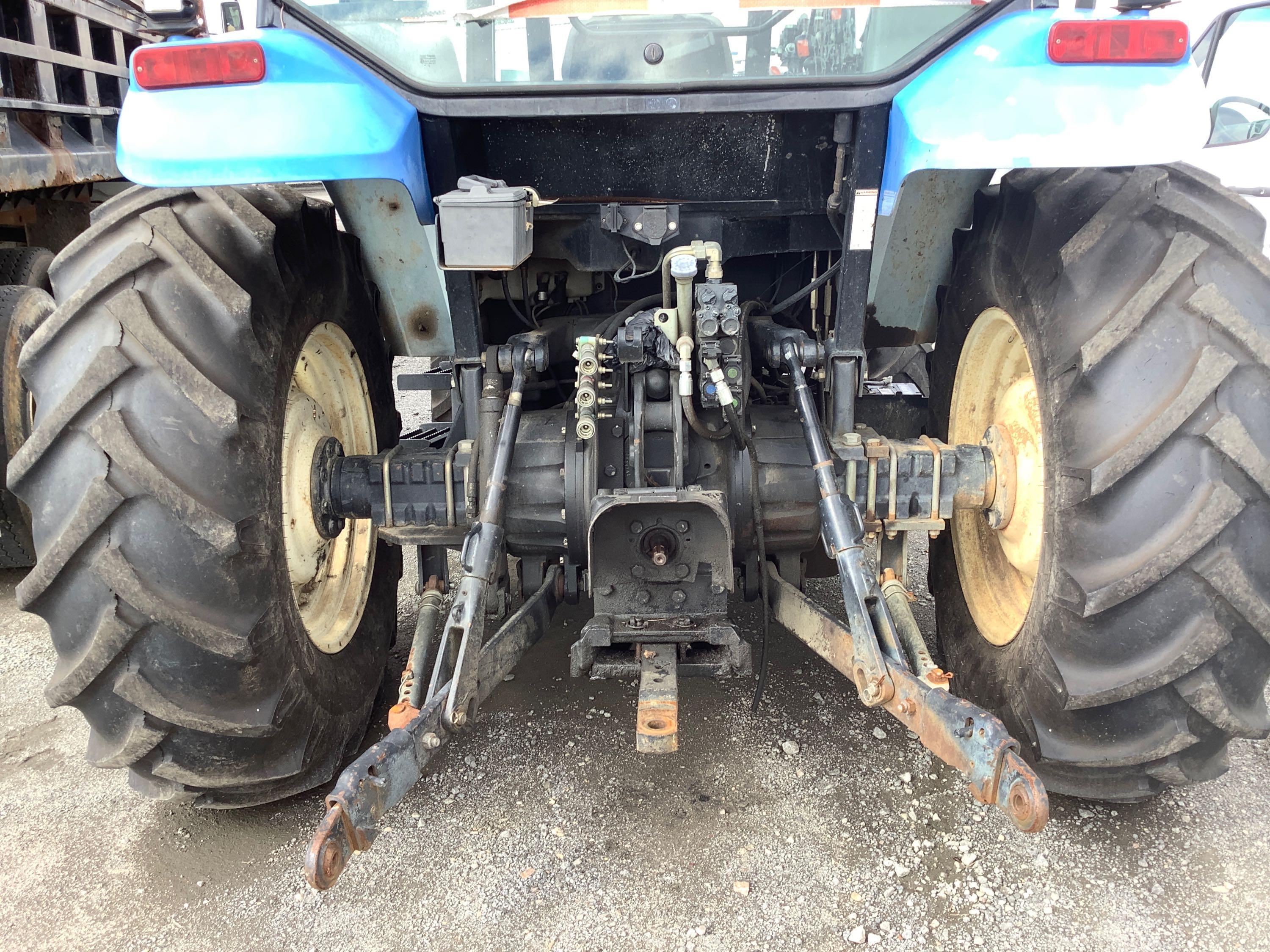 2003 NEW HOLLAND TS100 TRACTOR (VDOT UNIT #R06483)