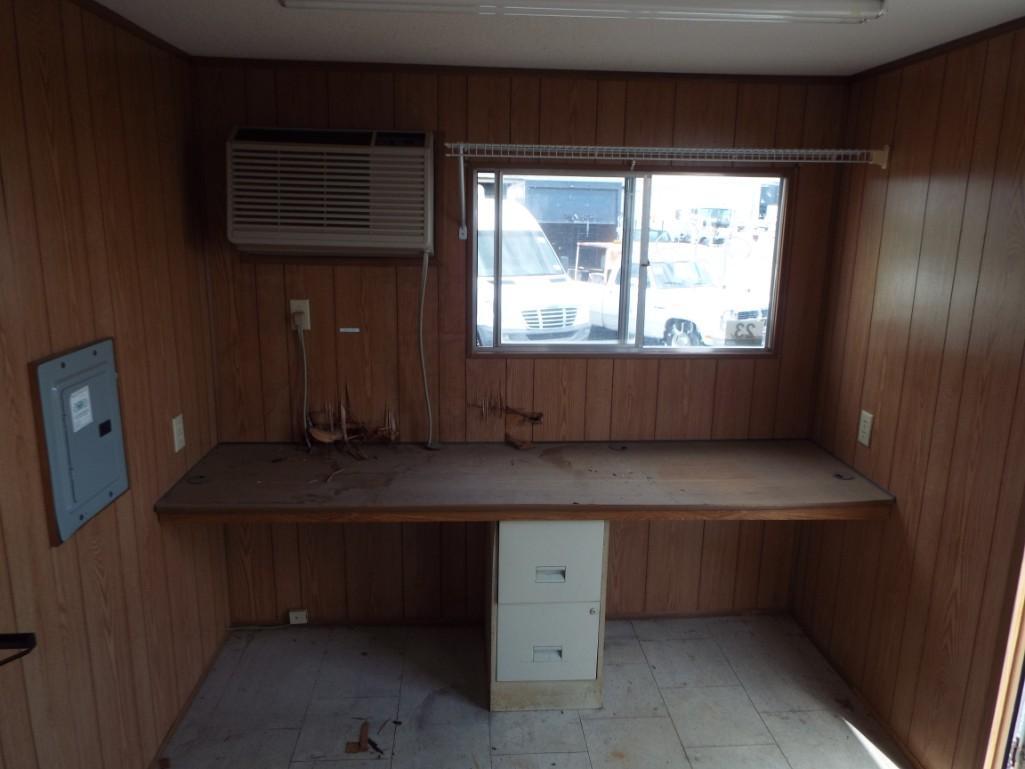 8' x 16' TOW BEHIND OFFICE TRAILER (PARTS ONLY - NO TITLE)