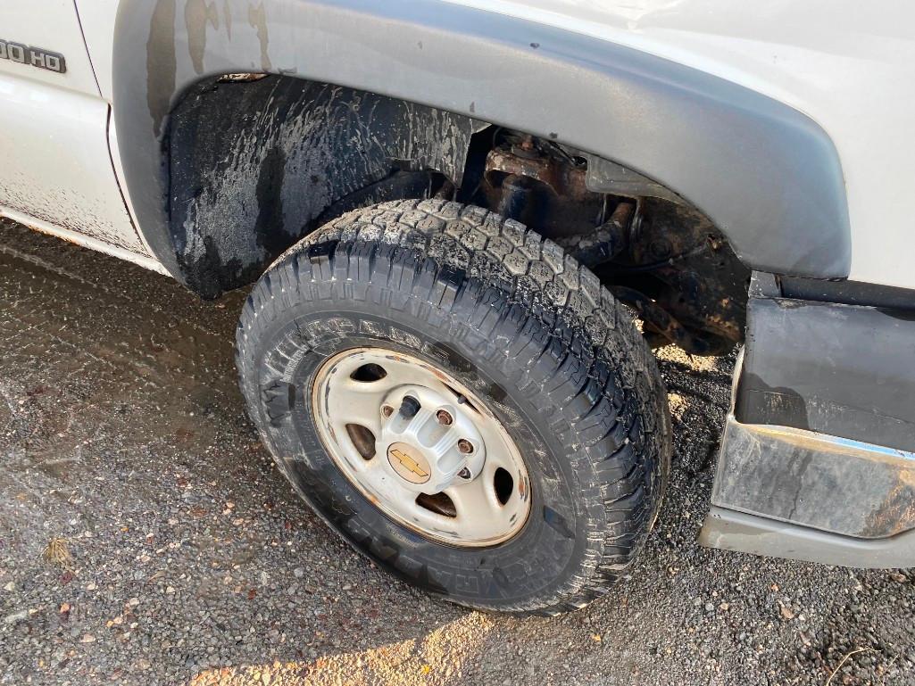 2005 CHEVROLET 2500 EXT. CAB 4x4 SNOW PLOW PICKUP TRUCK