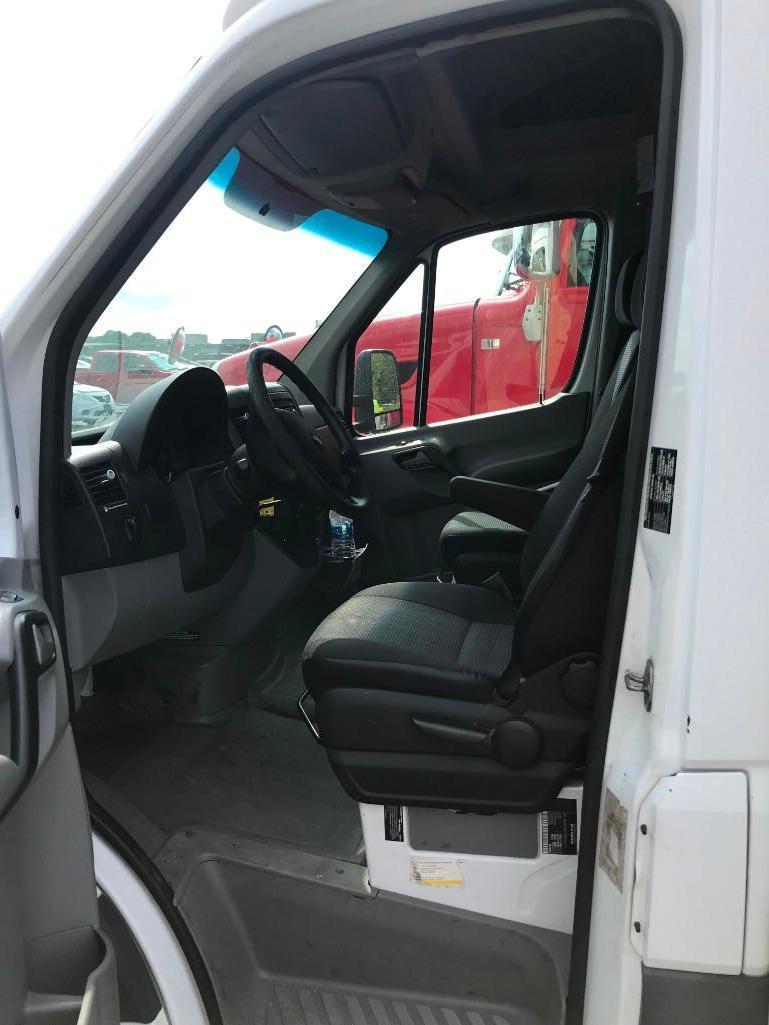 2011 FREIGHTLINER BOX TRUCK