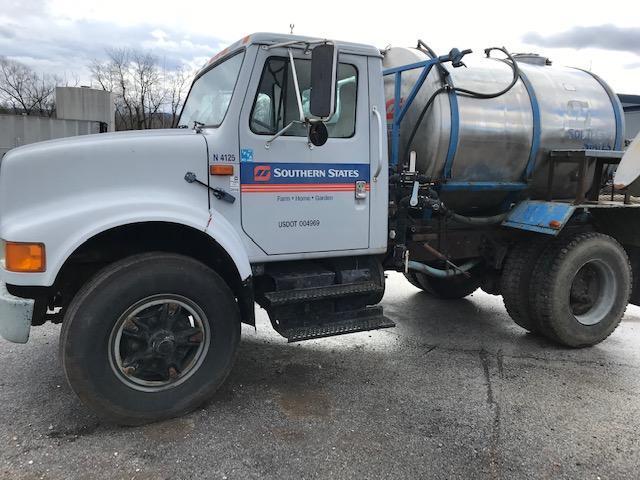 1998 INTERNATIONAL 4700 NURSE TANKER TRUCK (Unit #N-4125) (PARTS ONLY - NO TITLE)