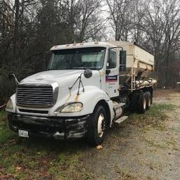 2002 FREIGHTLINER COLUMBIA 120 (UNIT #T-8371)