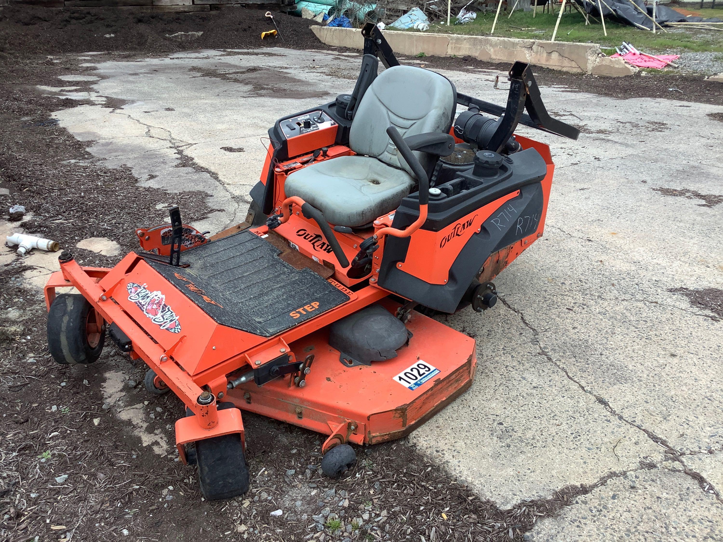 BAD BOY OUTLAW ZERO TURN MOWER