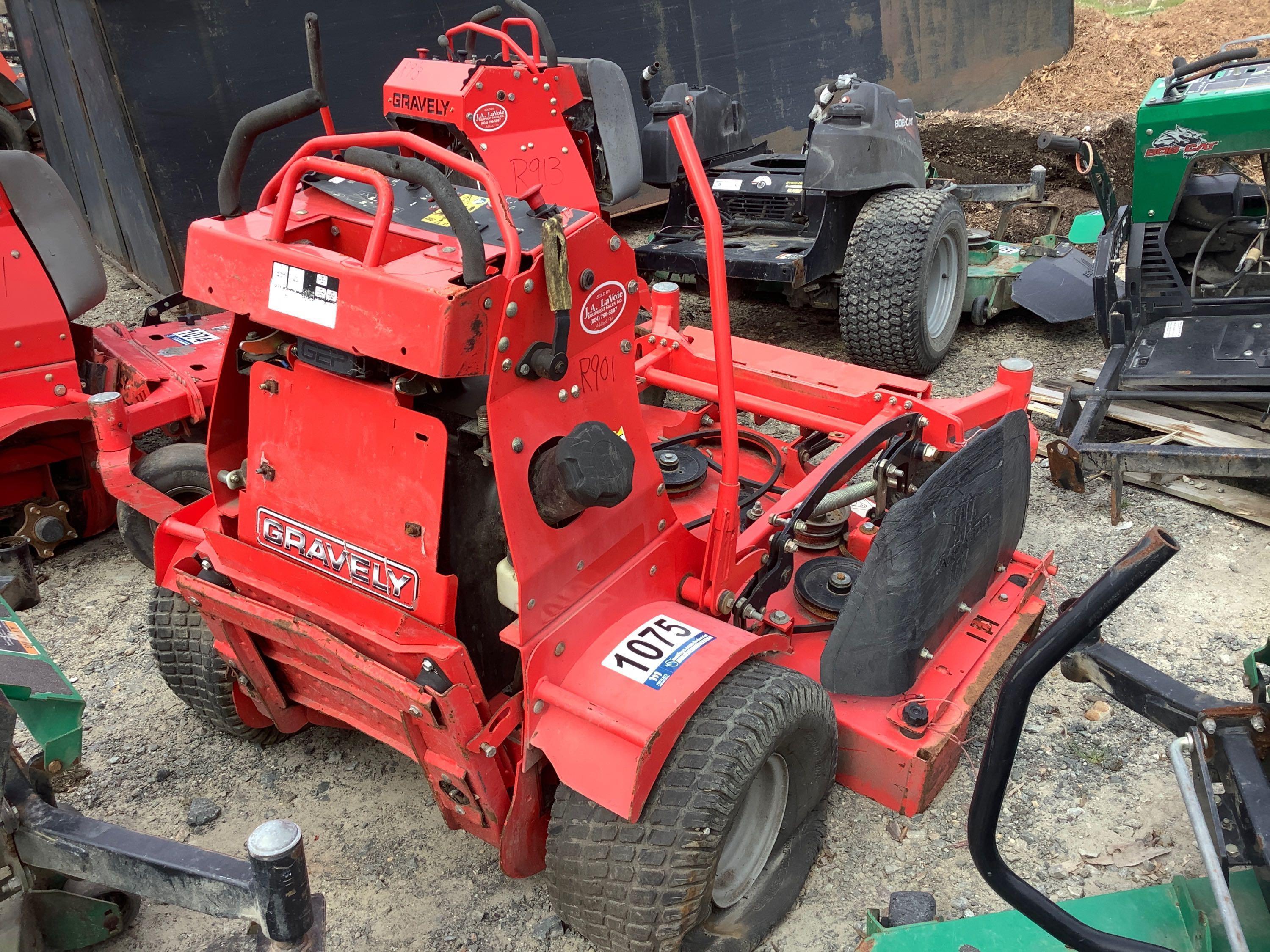 GRAVELY LAWN MOWER