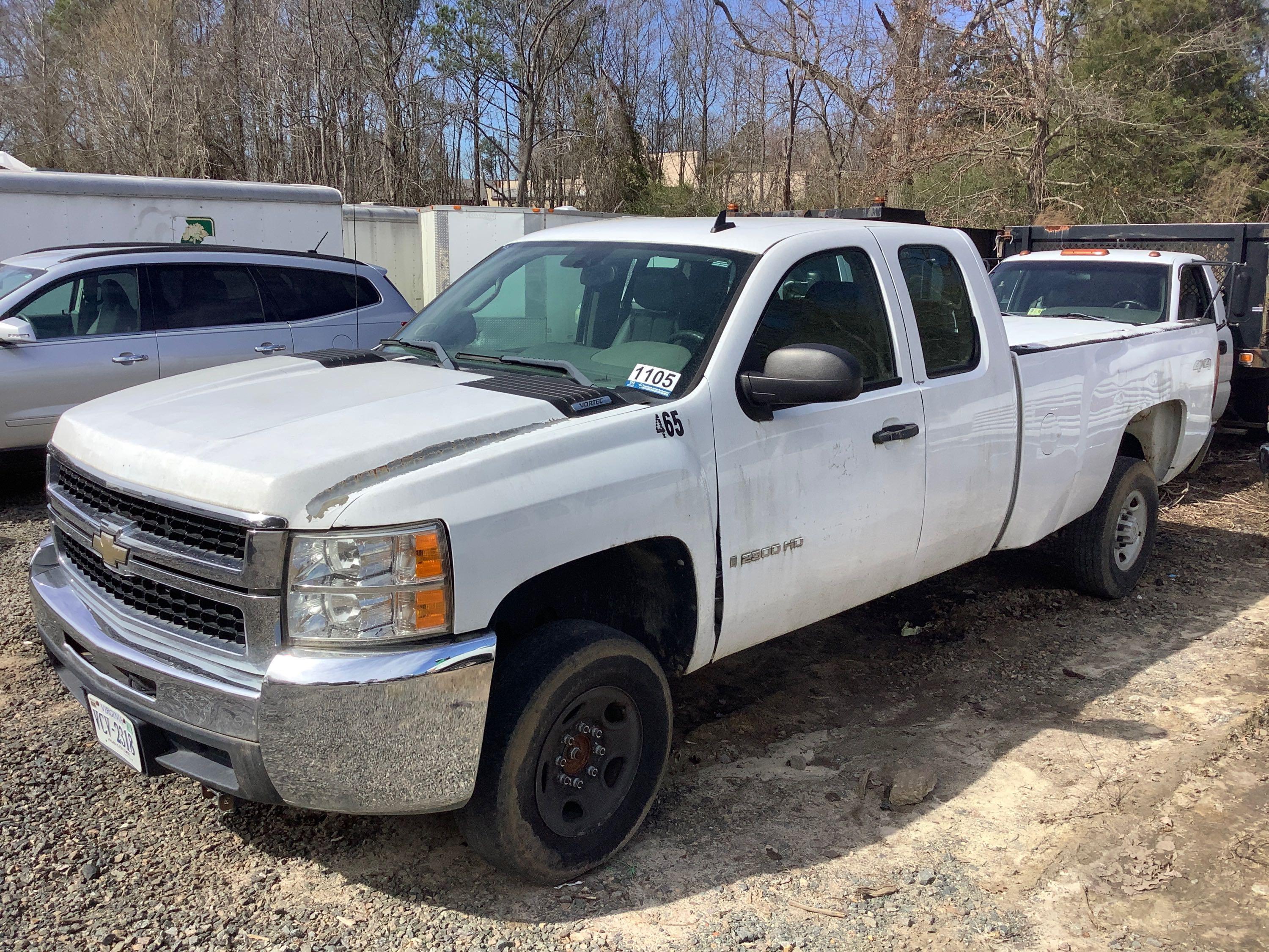 2009 CHEVROLET 2500 4 x 4 EXT. CAB PICKUP TRUCK