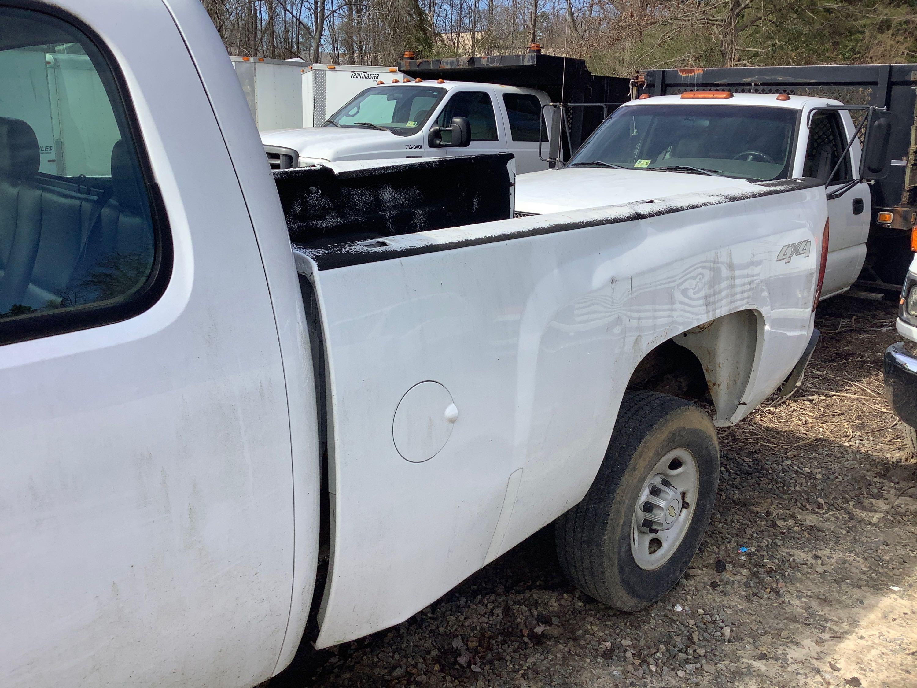 2009 CHEVROLET 2500 4 x 4 EXT. CAB PICKUP TRUCK