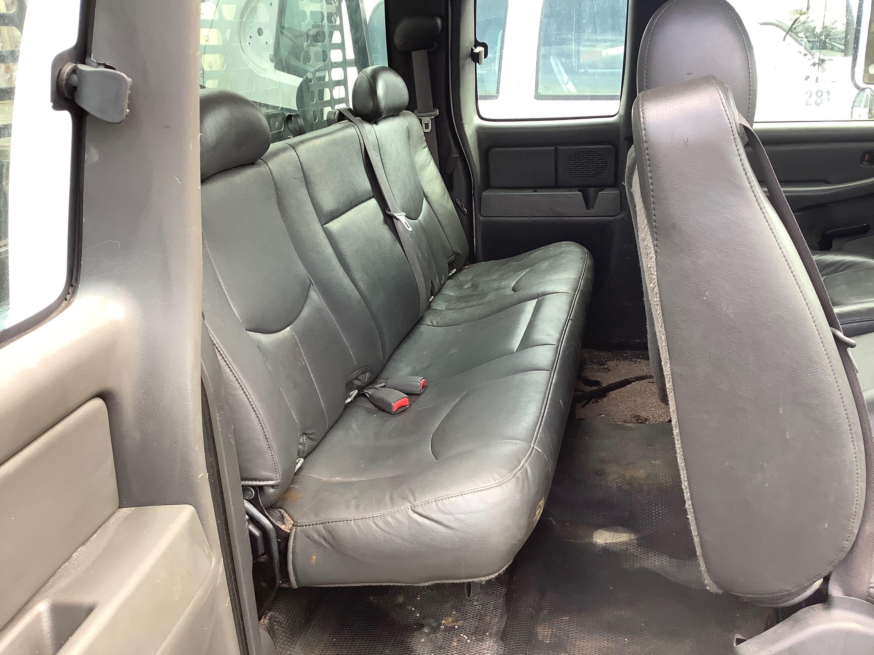 2007 GMC SIERRA 3500 STAKE BODY TRUCK