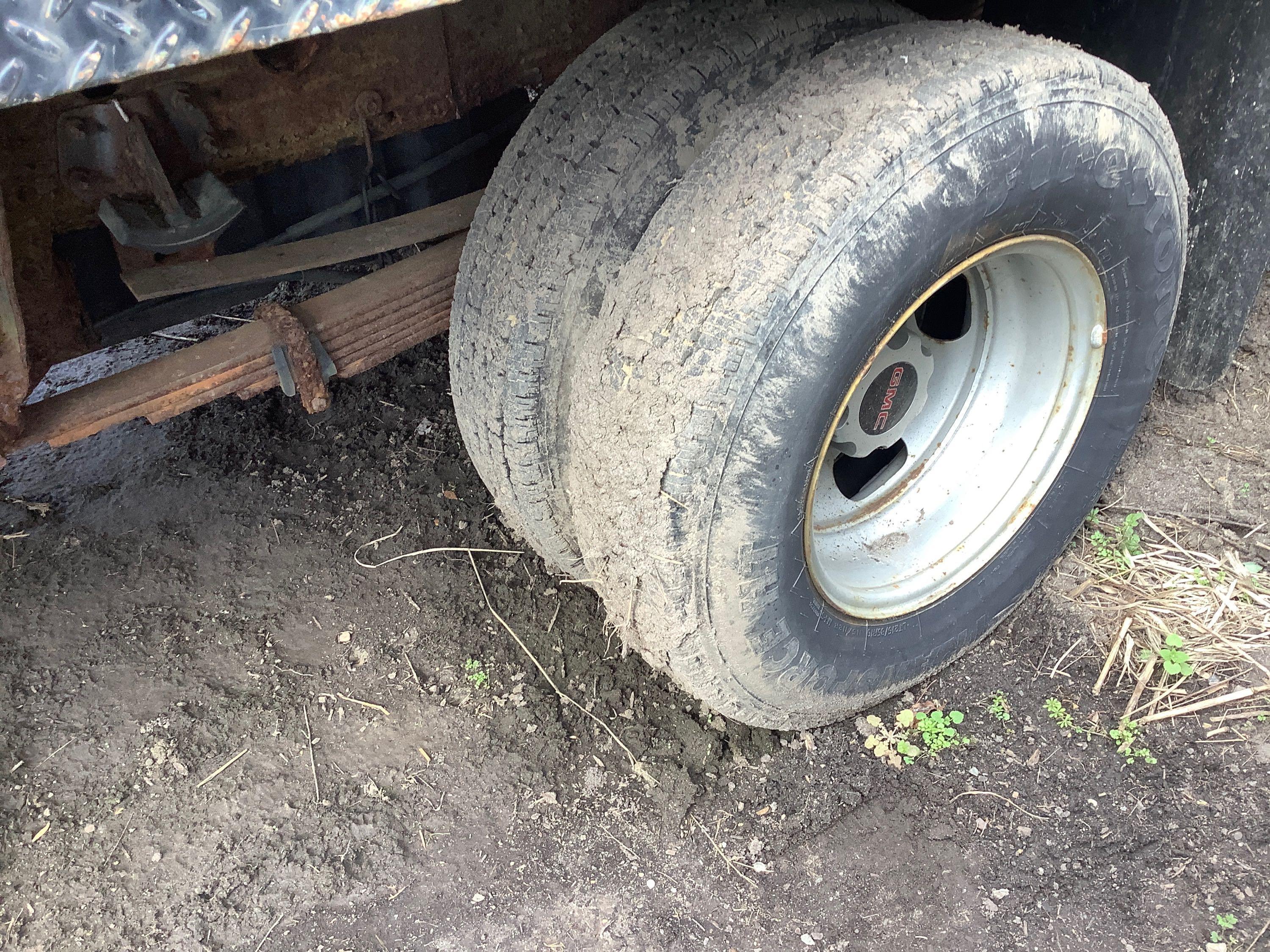 2007 GMC SIERRA 3500 STAKE BODY TRUCK