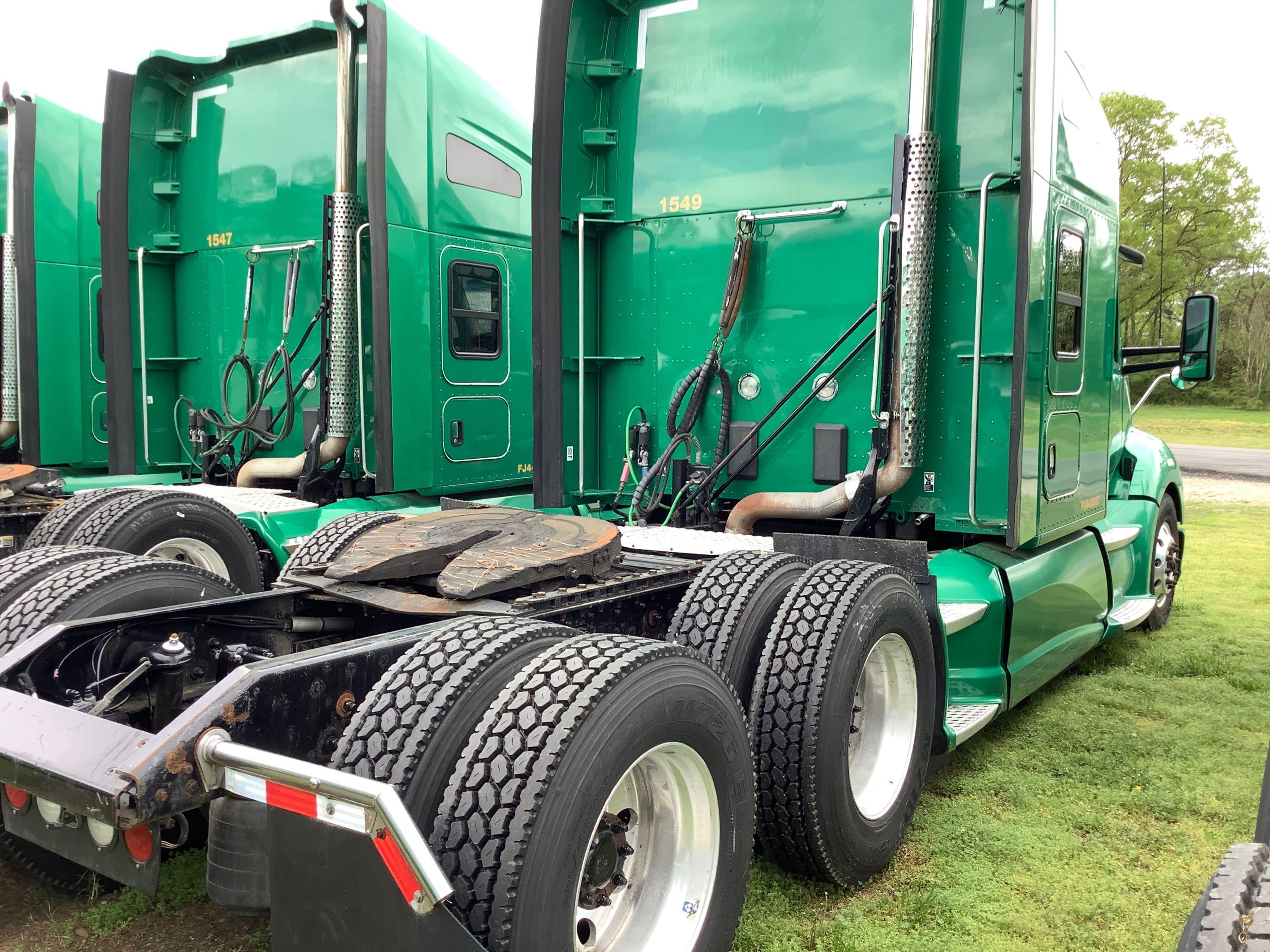 2015 KENWORTH T680 T/A SLEEPER ROAD TRACTOR (UNIT #1549)