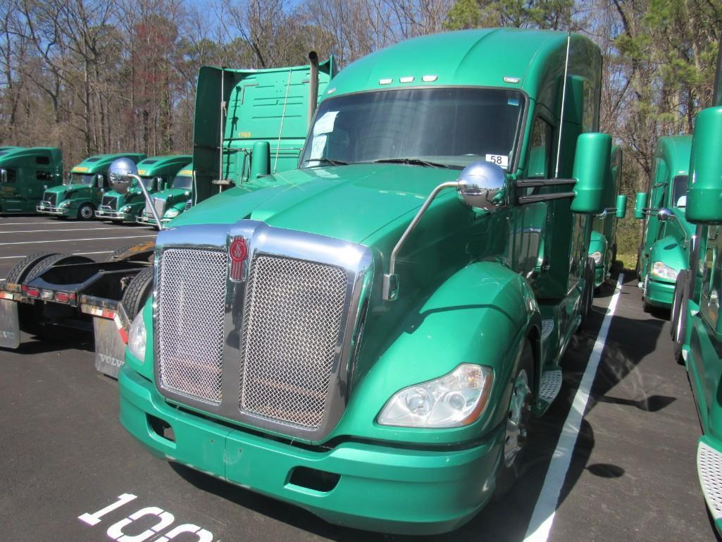 2015 KENWORTH T680 T/A SLEEPER ROAD TRACTOR (UNIT #1560)