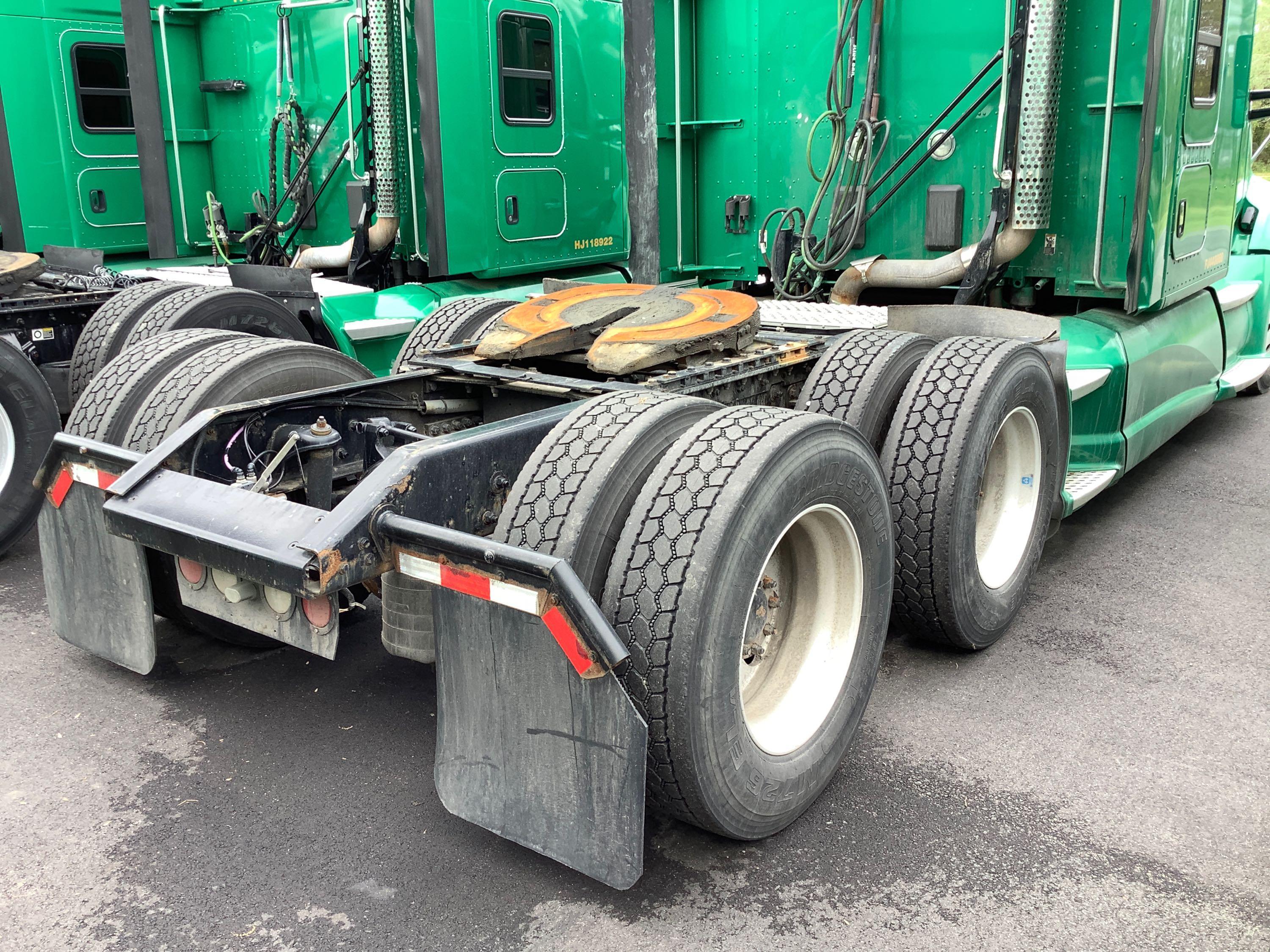 2015 KENWORTH T680 T/A SLEEPER ROAD TRACTOR (UNIT #1550)