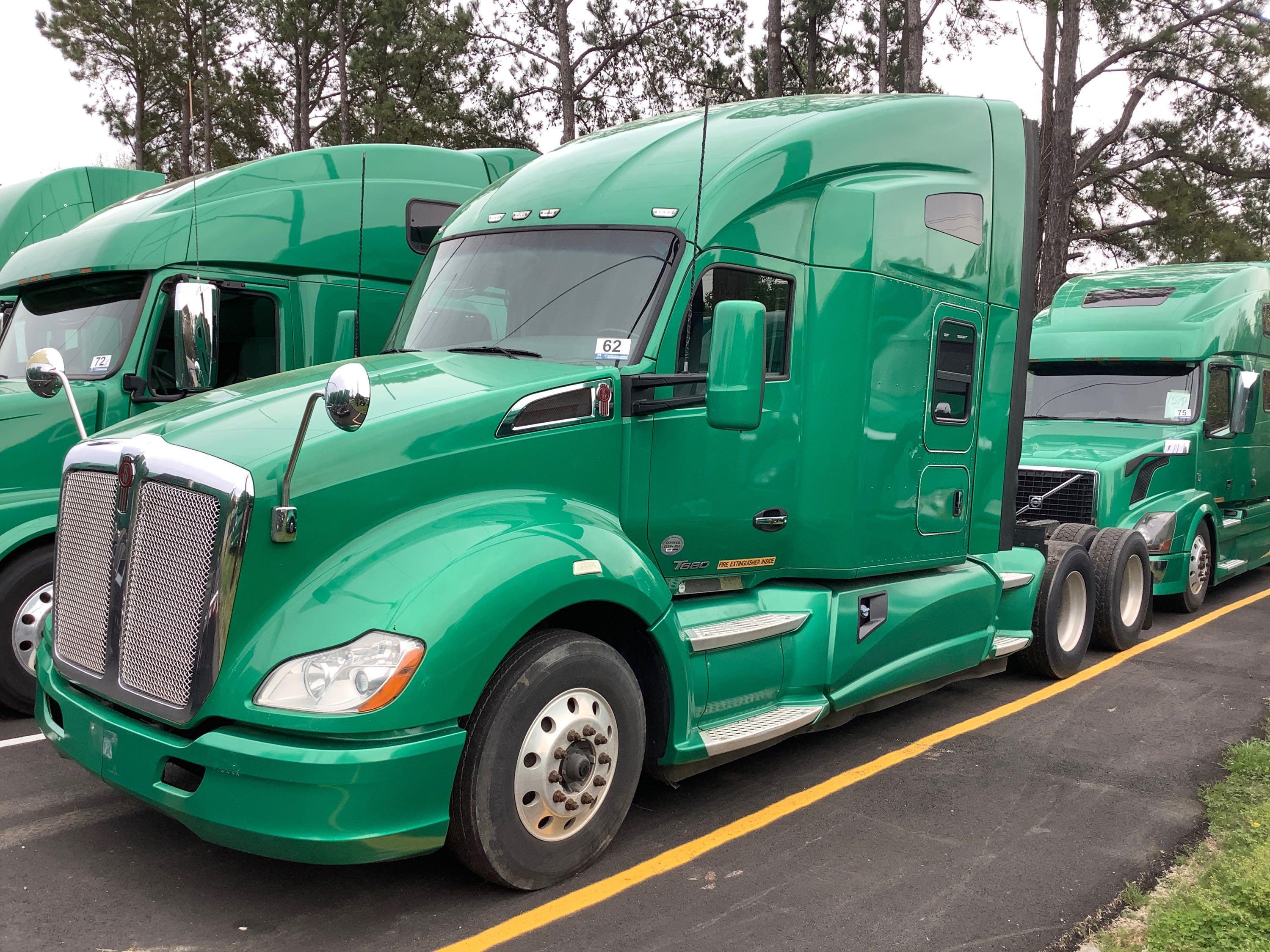 2015 KENWORTH T680 T/A SLEEPER ROAD TRACTOR (UNIT #1551)