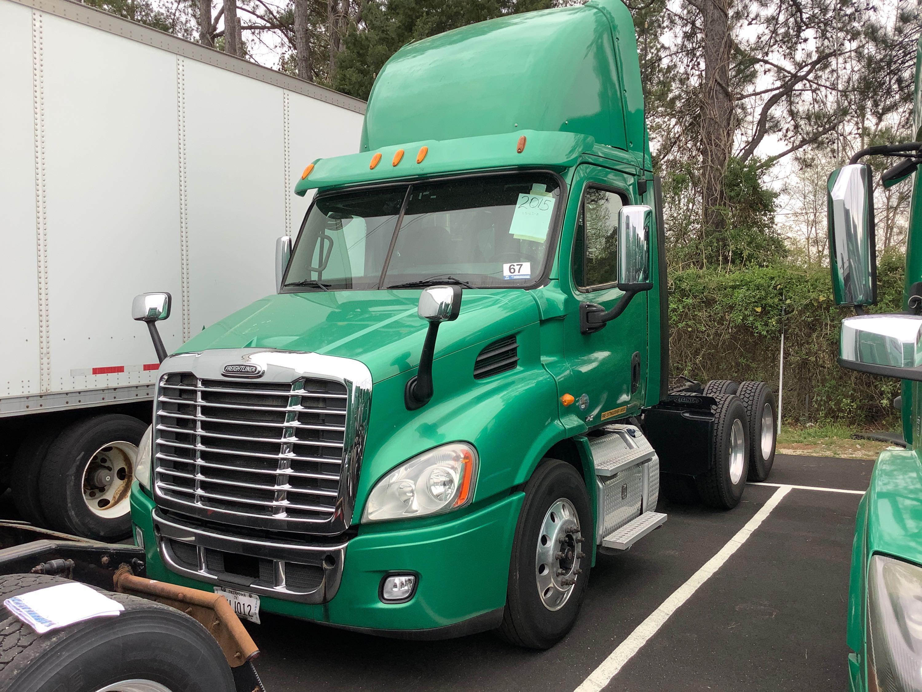 2011 FREIGHTLINER CA113 T/A DAY CAB ROAD TRACTOR (UNIT #2015)