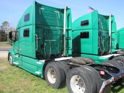 2016 VOLVO 780 T/A SLEEPER ROAD TRACTOR (UNIT #1607)